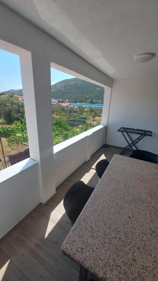 Apartmani Mlinar - Two Bedroom Apartment With Seaview Grebaštica エクステリア 写真