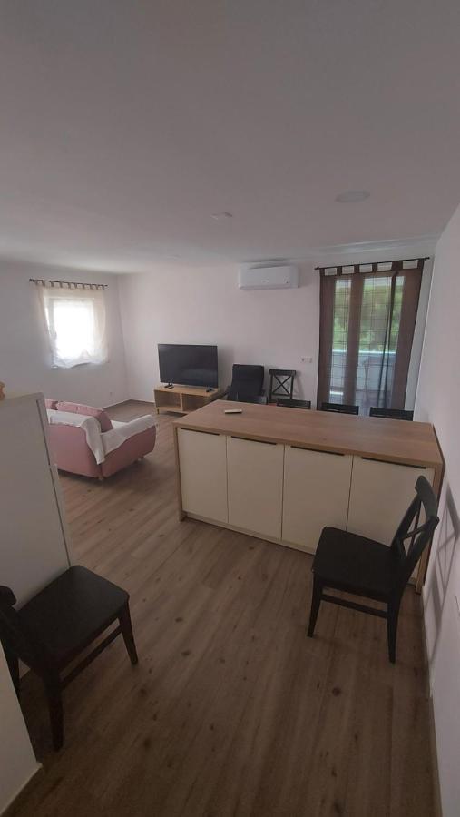 Apartmani Mlinar - Two Bedroom Apartment With Seaview Grebaštica エクステリア 写真