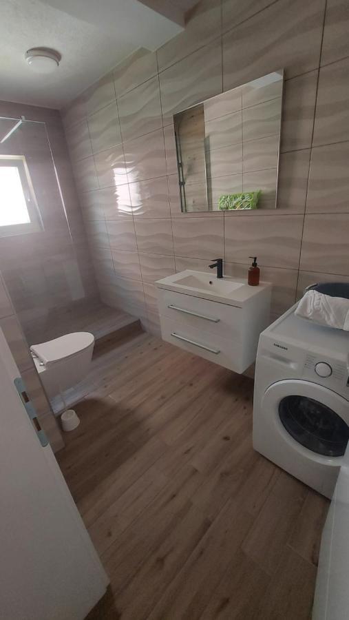 Apartmani Mlinar - Two Bedroom Apartment With Seaview Grebaštica エクステリア 写真