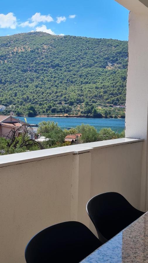 Apartmani Mlinar - Two Bedroom Apartment With Seaview Grebaštica エクステリア 写真