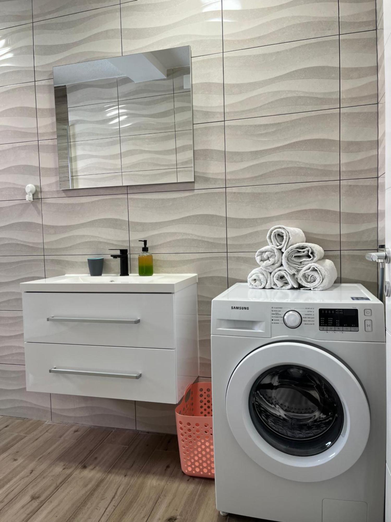 Apartmani Mlinar - Two Bedroom Apartment With Seaview Grebaštica エクステリア 写真