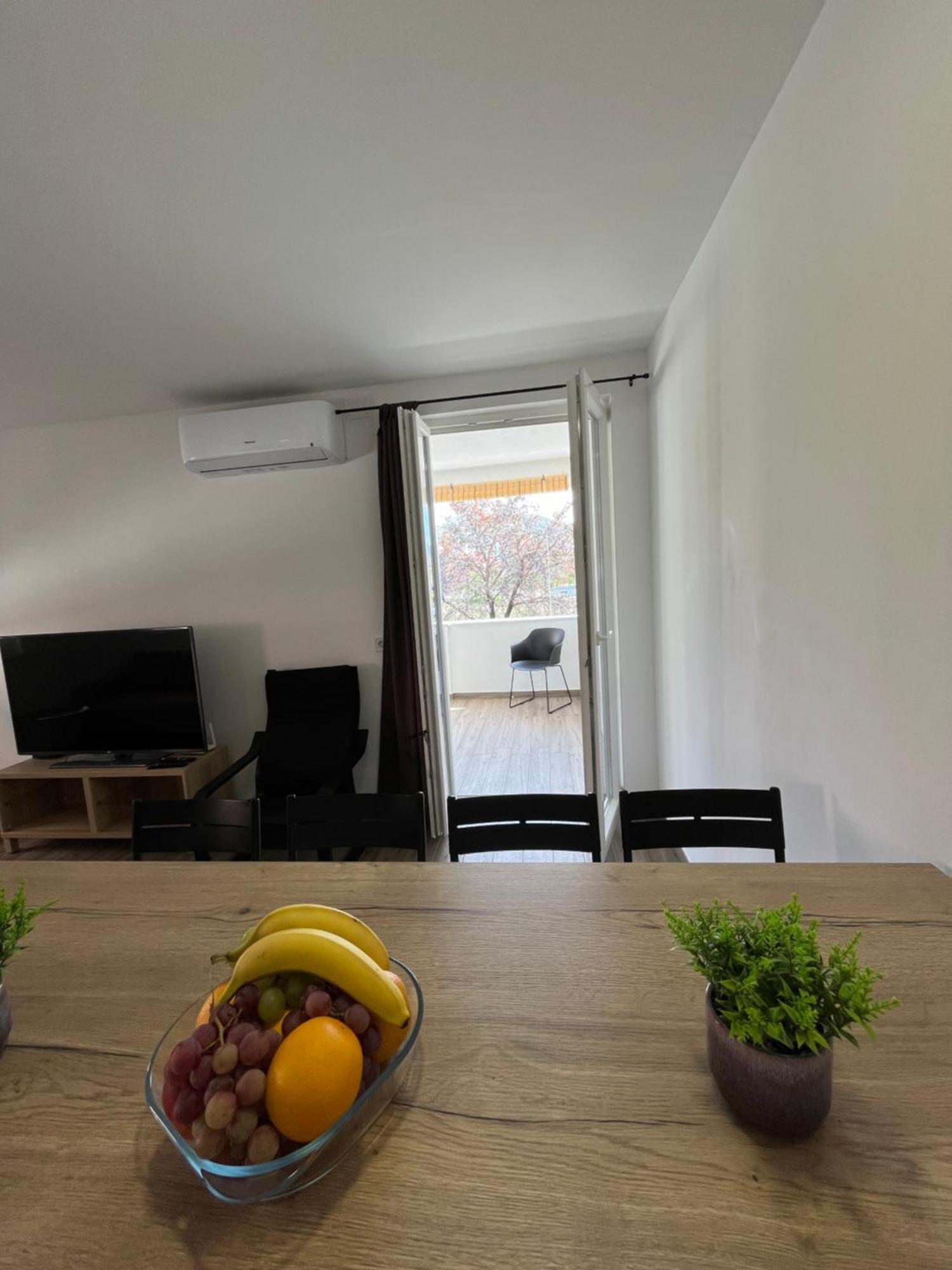 Apartmani Mlinar - Two Bedroom Apartment With Seaview Grebaštica エクステリア 写真