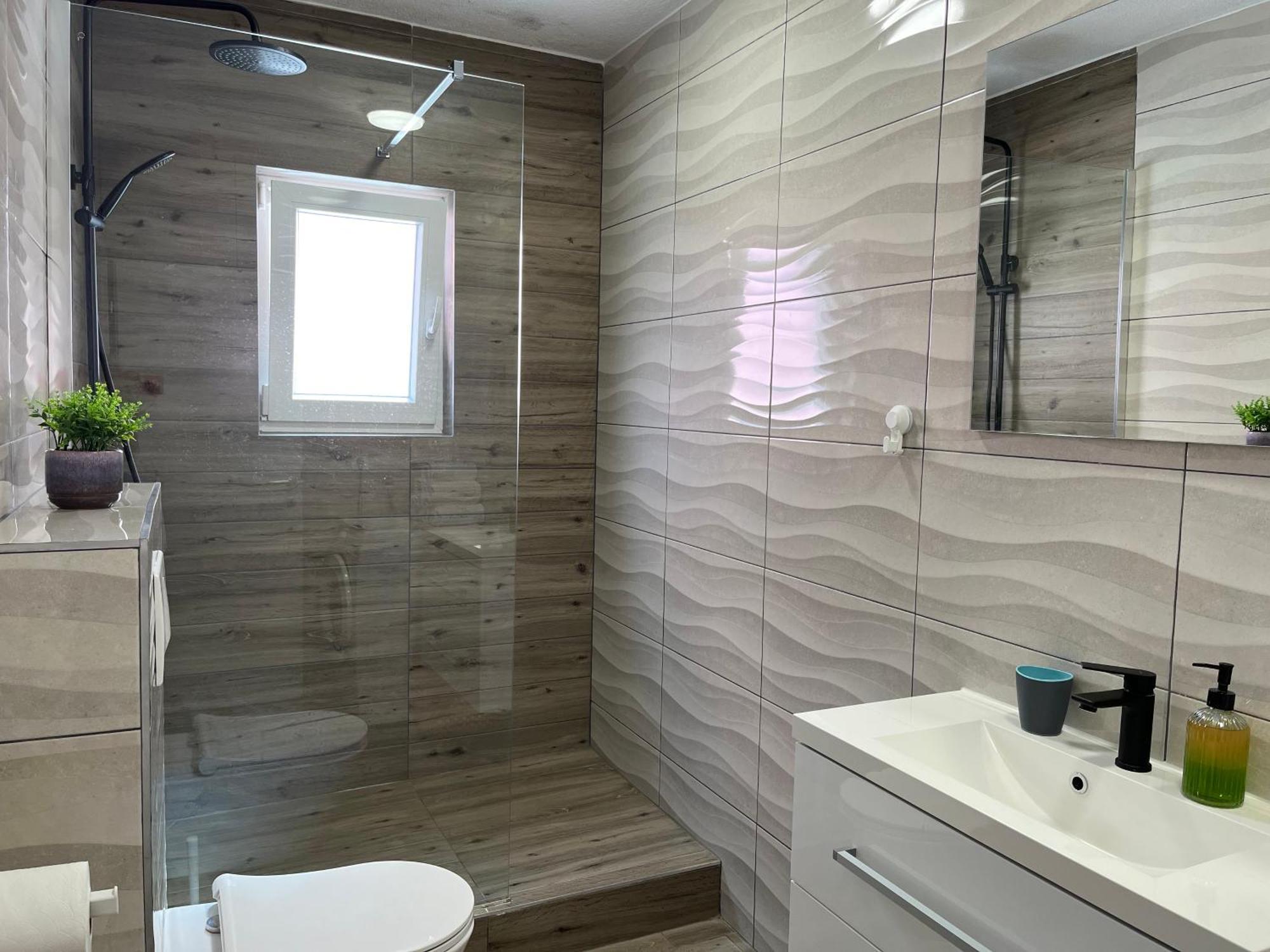Apartmani Mlinar - Two Bedroom Apartment With Seaview Grebaštica エクステリア 写真